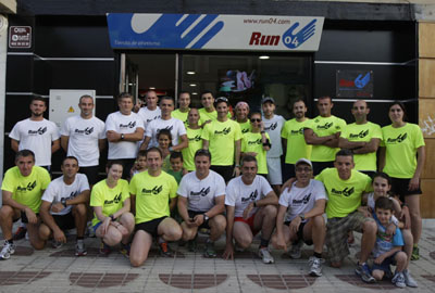 Paquillo junto a miembros del club