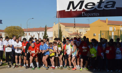 Los participantes a punto de tomar la salida 