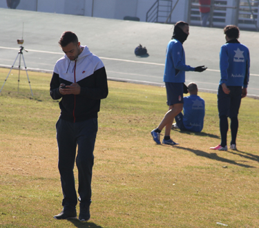 Benítez no ha podido entrenarse junto a sus compañeros 
