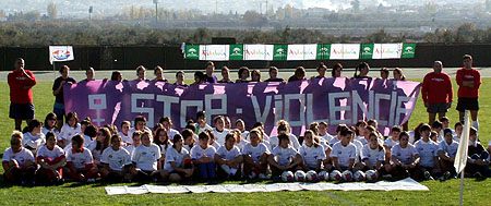 Las participantes en el torneo posaron para los medios gráficos (GRJ)