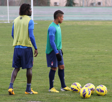 Diakhaté y Machis durante el entrenamiento de hoy 