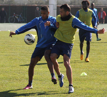 El Arabi y Borja entran en la lista de Alcaraz