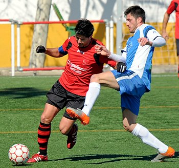 El Cúllar Vega gana a un complicado C.D. Vera (BALDOMERO)