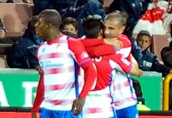 Los rojiblancos buscarán otra victoria en Los Cármenes. (BALDOMERO)