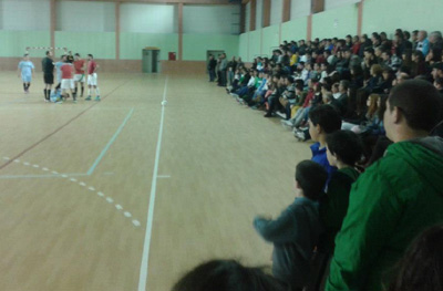 Un gran números de aficionados animaron al Villanueva 