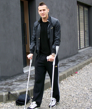 Yebda comienza a acostumbrarse a las muletas 