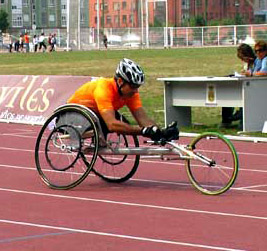 Atleta discapacitado en pleno esfuerzo
