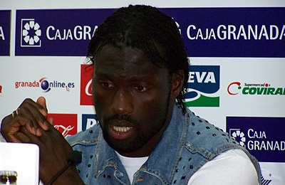 Diakhaté durante la rueda de prensa en Los Cármenes (GRJ)