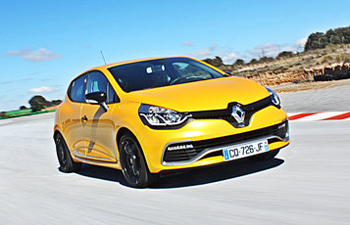El nuevo Renault Clio probando el circuito de Guadix