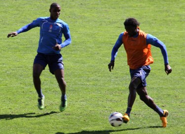 Diakhaté controla el balón en un entrenamiento. (GRJ)
