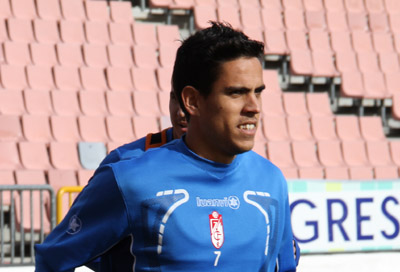 Recio durante un entrenamiento con el Granada CF