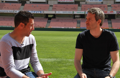 Toño durante la entrevista realizada en el estadio de Los Cármenes (GRJ)