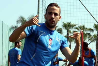 Borja Gómez en la concentración de tierras mabellíes (GRJ)