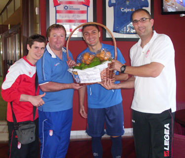 Siqueira recibe el jugoso premio en las instalaciones marbellís 