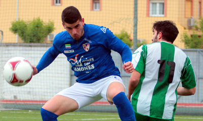 El Atarfe perdió frente al Linares Deportivo (JOSÉ MANUEL ROMERO)