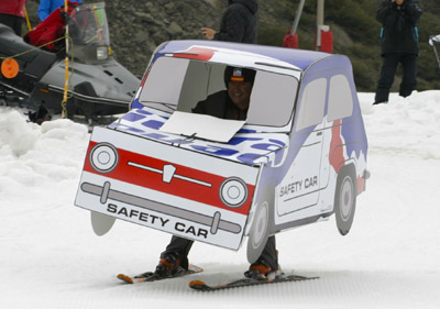 Los `coches´ han tomado las pistas de Sierra Nevada 