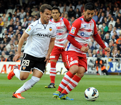 Nolito en una acción del encuentro ante el Valencia (J. M. BALDOMERO)