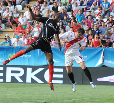 Piti pugna con Nyom en el último encuentro de la pasada temporada 