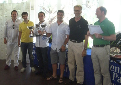 Los ganadores han recibidos sus trofeos 