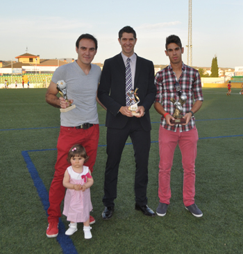 Álex, Ubric y Santi de Haro con sus trofeos