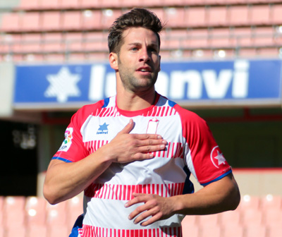 Pedro celebra el tanto conseguido ante el Extremadura (J. M. ROMERO)