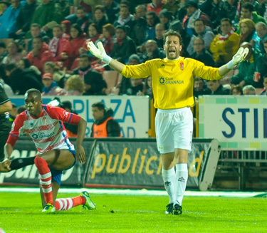 Toño podría salir del Granada 