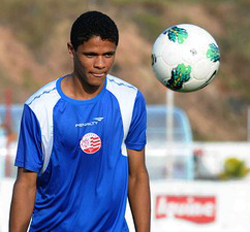 Douglas Santos ya es jugador del Granada 