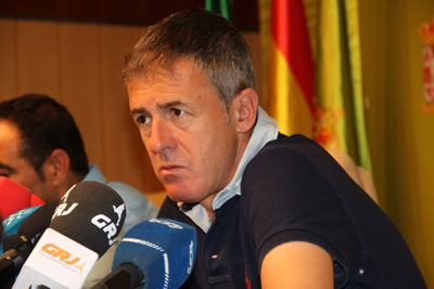 Lucas Alcaraz en la primera rueda de prensa de la temporada 