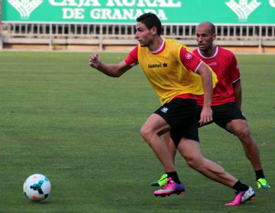 Antonio Puerta observado por Mikel Rico (JOSÉ M. ROMERO)