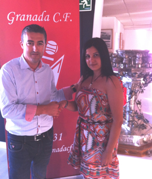 Firma del convenio entre ambas partes 