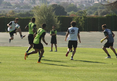 El equipo ha ensayado jugadas a balón parado 