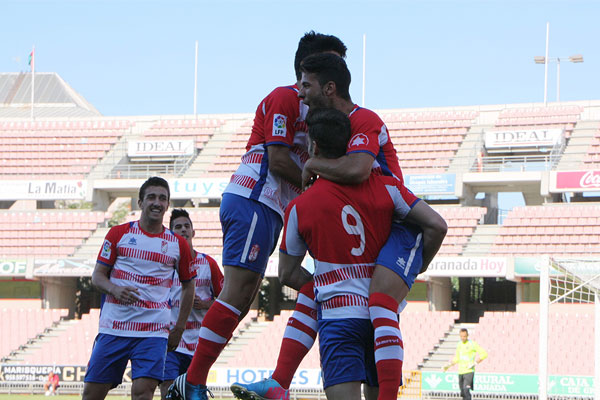 Los jugadores preparan el choque con la ilusión de volver a dar alegrias a su afición