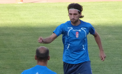 Bernal durante un entrenamiento con el Granada 