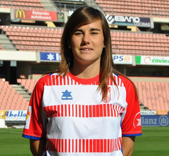 Amy Lozano seguirá defendiendo los colores del Granada 