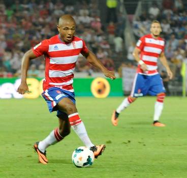Brahimi, durante el último encuentro ante el Real Madrid. (BALDOMERO)