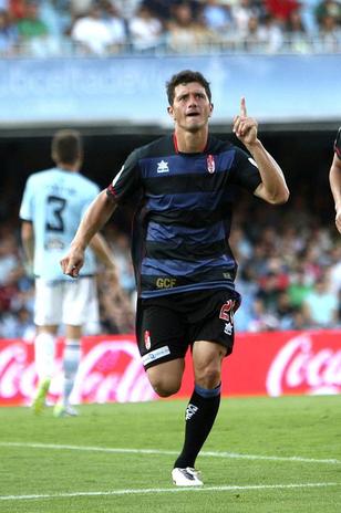 Piti celebra el tanto conseguido ante el Celta (TERRA.ES)