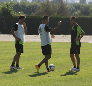 Alcaraz dialoga con Dani Benítez y Piti (GRJ)