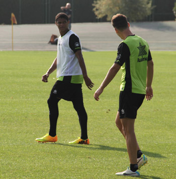 Costa no ha podido debutar en partido oficial con el Granada 