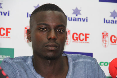 Pereira durante su presentación como nuevo jugador rojiblanco (GRJ)