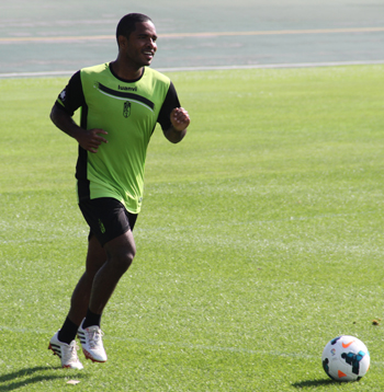 Angulo ya ha olvidado su intervención quirúrgica 