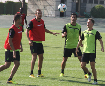 La plantilla rojiblanca mezcla juventud y veterania 