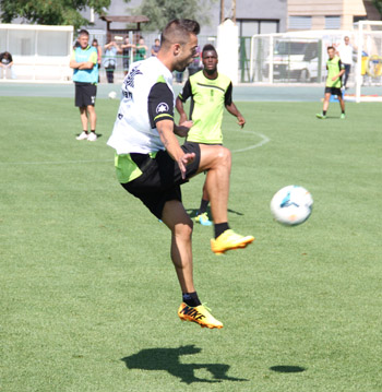 Dani Benítez ya se ejercita con casi total normalidad