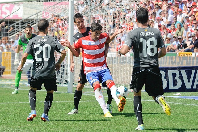 Riki estuvo cerca de empatar el partido (J. M. BALDOMERO)