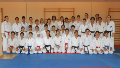 Los karatekas granadinos se preparan para la competición 