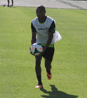 Brahimi volverá mañana a trabajar con el grupo (GRJ)