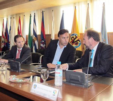 Pina dialoga con Ángel Torres, presidente del Getafe