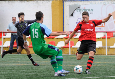 El Cúllar Vega se quedó cerca del triunfo (BALDOMERO)