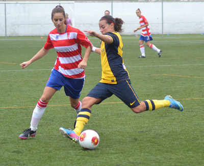 El Granada femenino inaugura su casillero de victorias (LÁZARO)