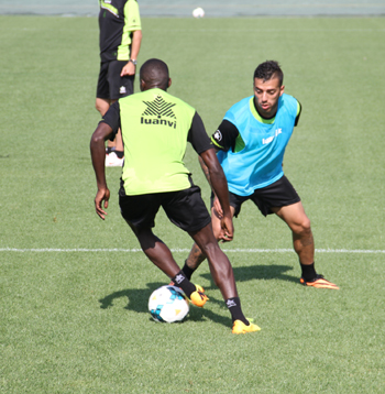 Campos Toro espera su oportunidad de debutar 