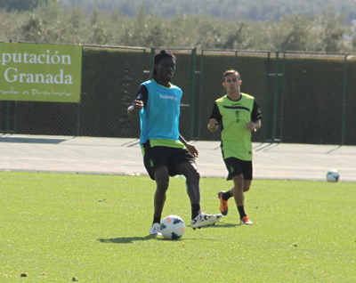 Boateng entrenando con el primer equipo 